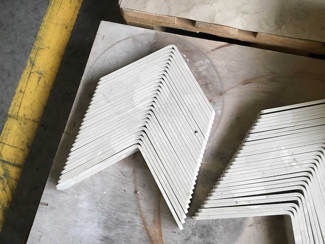 Bouw- en bevestigingsmateriaal - afbeelding 2 van  3