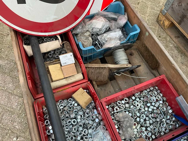 Bouw- en bevestigingsmateriaal - afbeelding 3 van  4