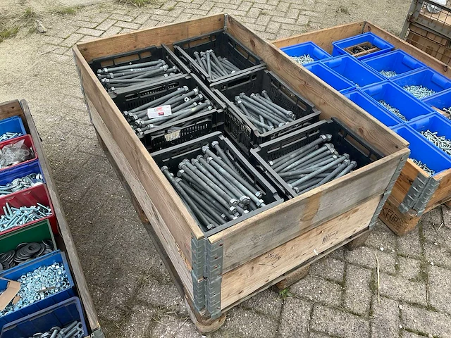 Bouw- en bevestigingsmateriaal - afbeelding 1 van  4