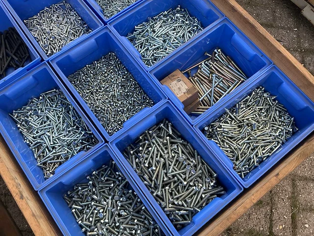 Bouw- en bevestigingsmateriaal - afbeelding 4 van  4