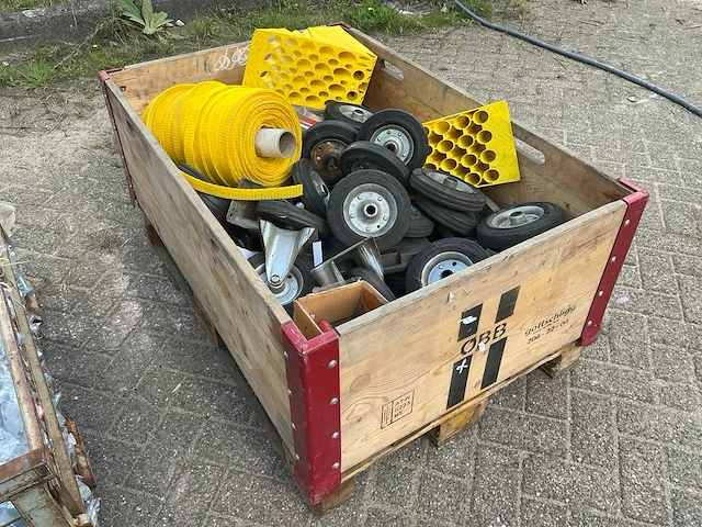 Bouw- en bevestigingsmateriaal - afbeelding 1 van  6