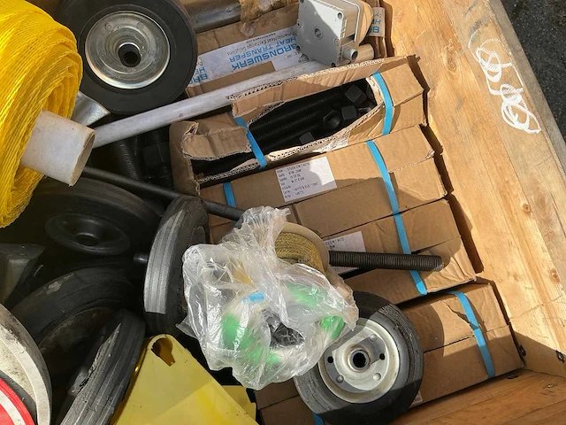 Bouw- en bevestigingsmateriaal - afbeelding 5 van  6