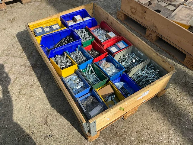 Bouw- en bevestigingsmateriaal - afbeelding 1 van  5