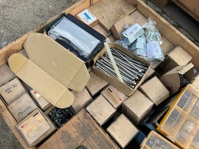 Bouw- en bevestigingsmateriaal - afbeelding 2 van  4
