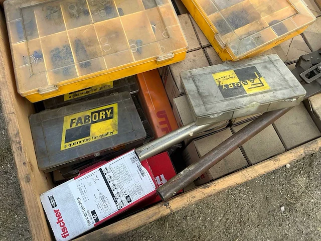 Bouw- en bevestigingsmateriaal - afbeelding 4 van  4