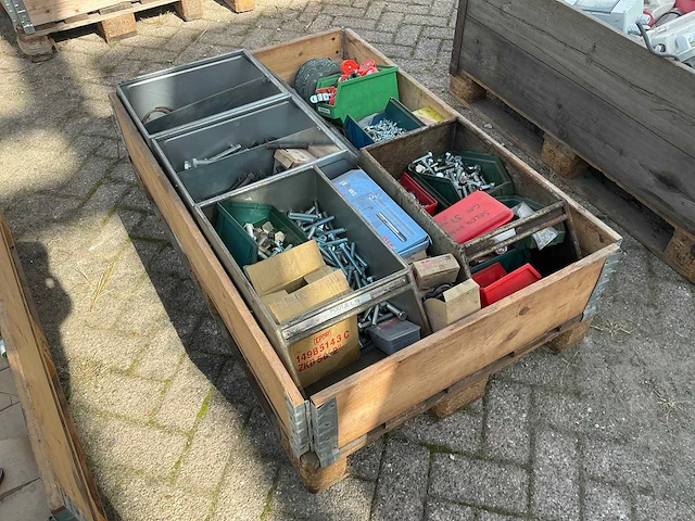 Bouw- en bevestigingsmateriaal - afbeelding 1 van  4