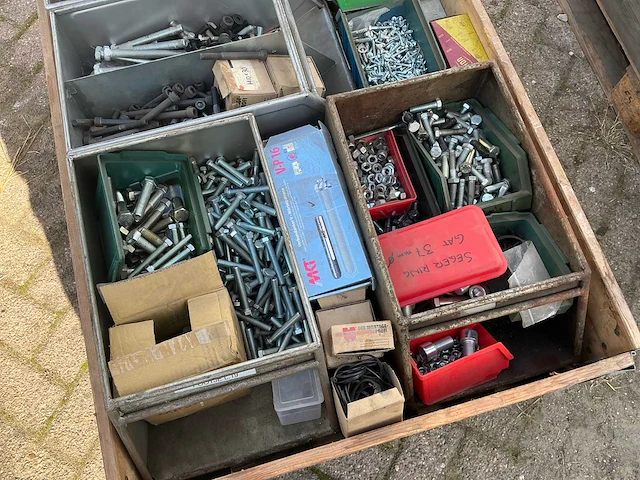 Bouw- en bevestigingsmateriaal - afbeelding 3 van  4