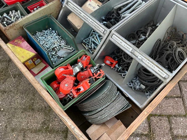 Bouw- en bevestigingsmateriaal - afbeelding 4 van  4