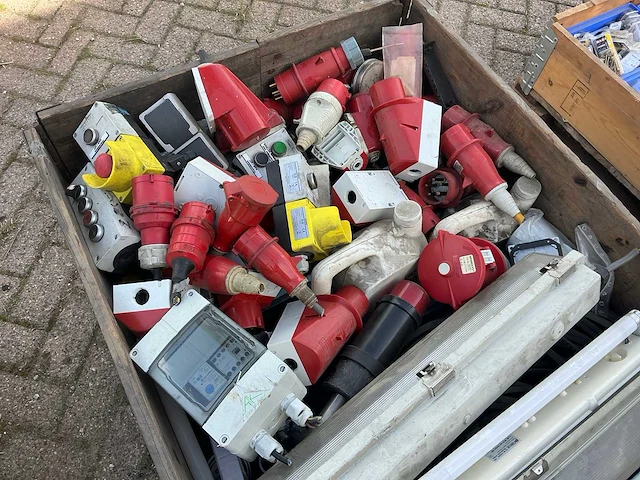 Bouw- en bevestigingsmateriaal - afbeelding 2 van  4