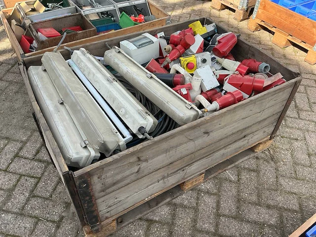 Bouw- en bevestigingsmateriaal - afbeelding 4 van  4
