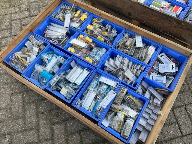 Bouw- en bevestigingsmateriaal - afbeelding 2 van  5