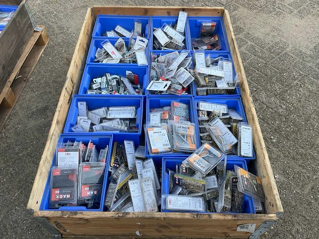 Bouw- en bevestigingsmateriaal - afbeelding 2 van  6