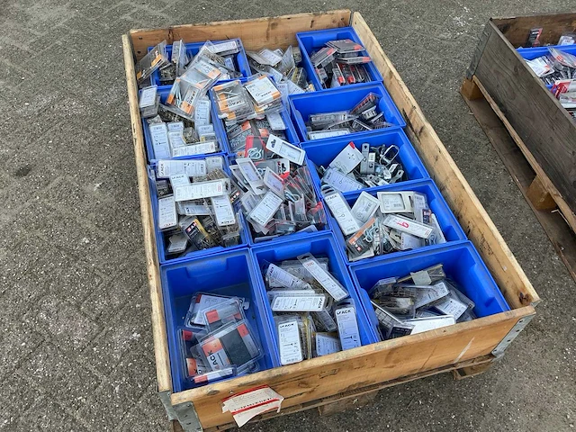 Bouw- en bevestigingsmateriaal - afbeelding 6 van  6