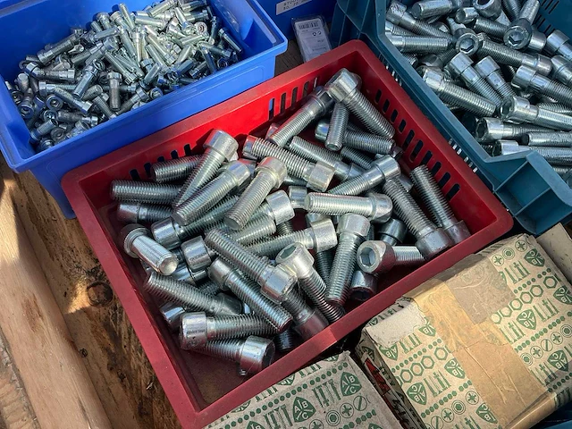 Bouw- en bevestigingsmateriaal - afbeelding 2 van  5