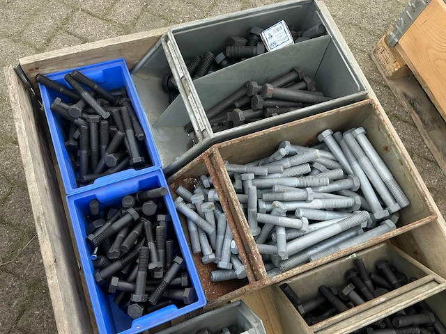 Bouw- en bevestigingsmateriaal - afbeelding 2 van  4