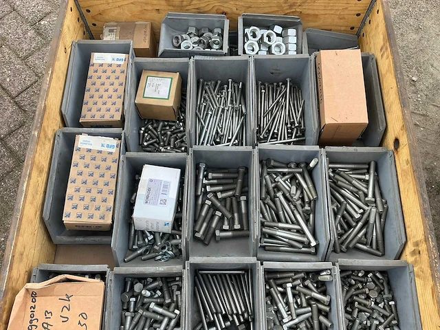 Bouw- en bevestigingsmateriaal - afbeelding 4 van  5