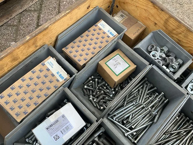Bouw- en bevestigingsmateriaal - afbeelding 5 van  5