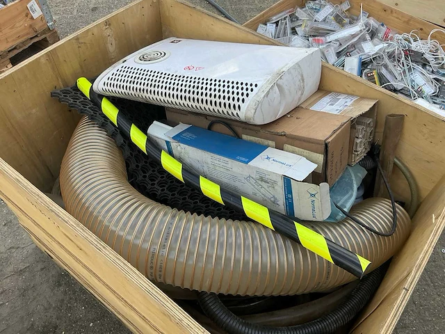 Bouw- en bevestigingsmateriaal - afbeelding 2 van  4