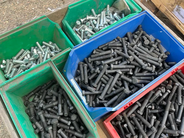 Bouw- en bevestigingsmateriaal - afbeelding 3 van  4