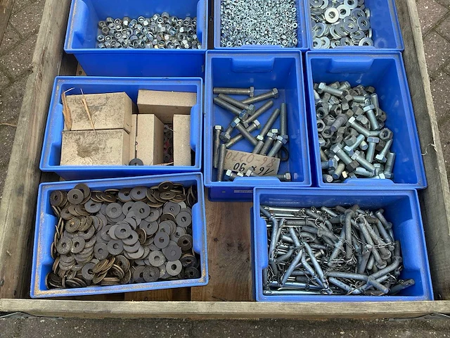 Bouw- en bevestigingsmateriaal - afbeelding 4 van  4