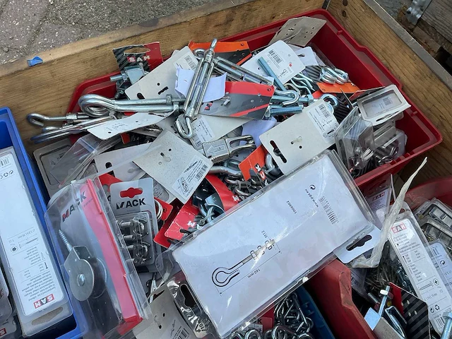 Bouw- en bevestigingsmateriaal - afbeelding 3 van  7