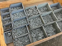 Bouw- en bevestigingsmateriaal - afbeelding 3 van  3