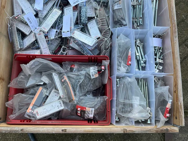 Bouw- en bevestigingsmateriaal - afbeelding 2 van  7
