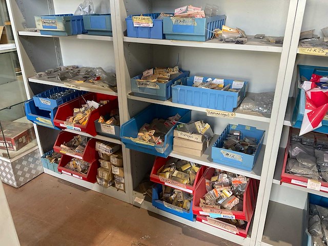 Bouw- en bevestigingsmateriaal - afbeelding 6 van  12