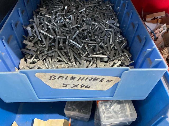 Bouw- en bevestigingsmateriaal - afbeelding 2 van  12