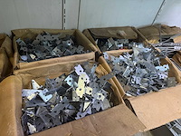 Bouw- en bevestigingsmateriaal - afbeelding 1 van  2