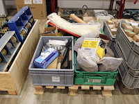 Bouw- en klusproducten w.o. spanzagen, scharen, spiraalboren, tyraps, isolatiezagen, schuurbanden, etc. op ... - afbeelding 1 van  3