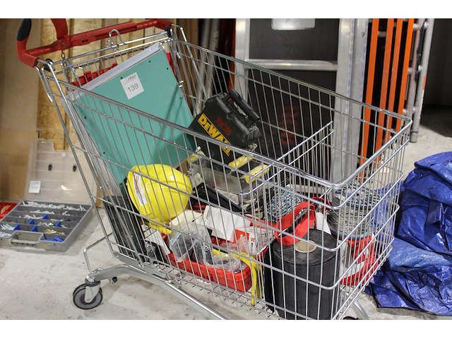 Bouw gerelateerde producten in winkelwagen. - afbeelding 1 van  3