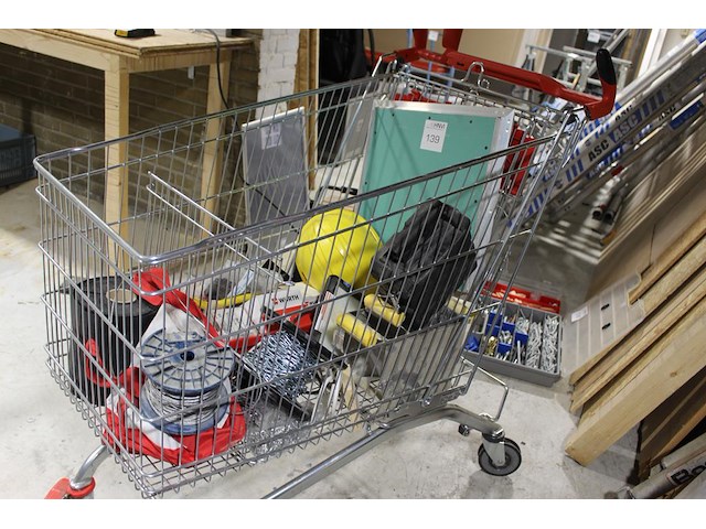 Bouw gerelateerde producten in winkelwagen. - afbeelding 3 van  3