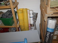 Bouw gerelateerde producten w.o.. balkhout, plinten, systeemplafond onderdelen, foliën, werkkisten, platen... - afbeelding 4 van  13