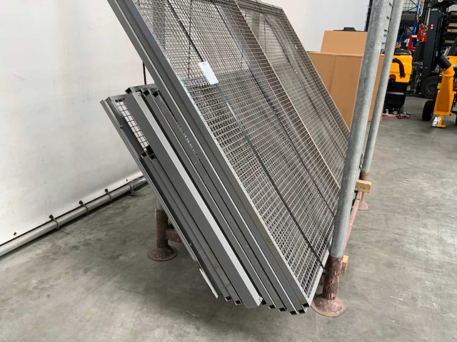 Bouwhek met deur - afbeelding 3 van  10