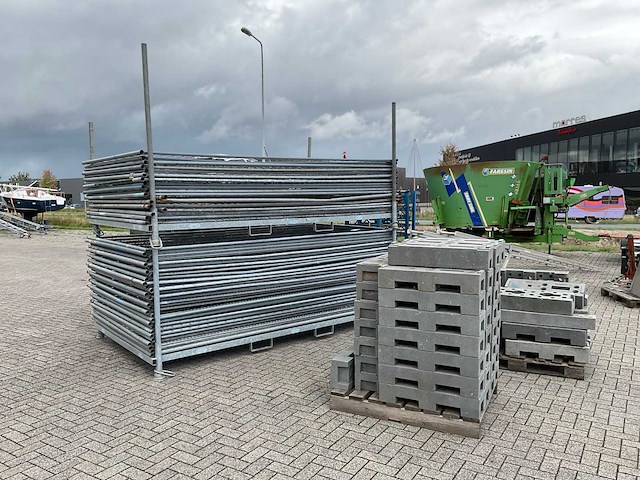 Bouwhekken met voeten - afbeelding 2 van  5
