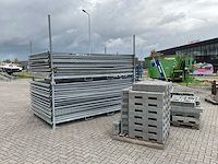 Bouwhekken met voeten - afbeelding 2 van  5