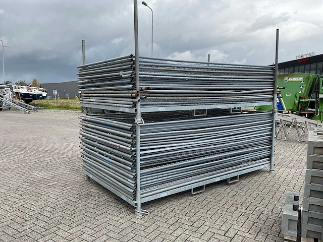 Bouwhekken met voeten - afbeelding 3 van  5