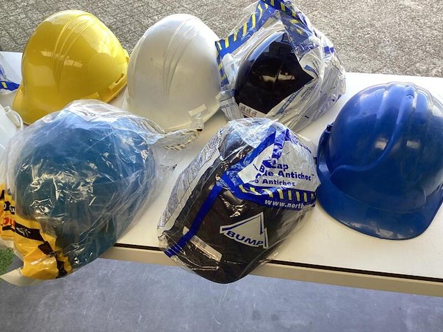 Bouwhelmen partij, diverse - afbeelding 1 van  4