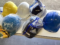 Bouwhelmen partij, diverse - afbeelding 1 van  4