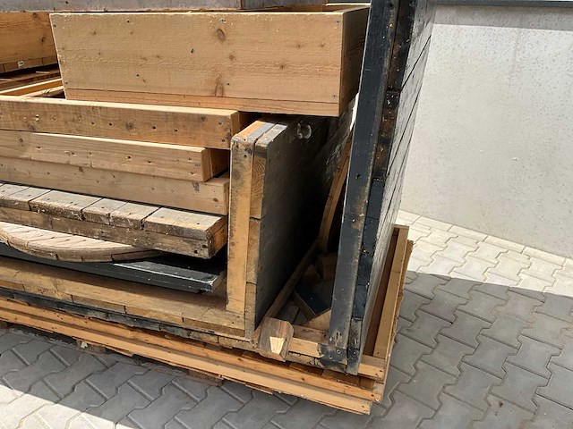 Bouwhout half fabrikaten - afbeelding 2 van  12