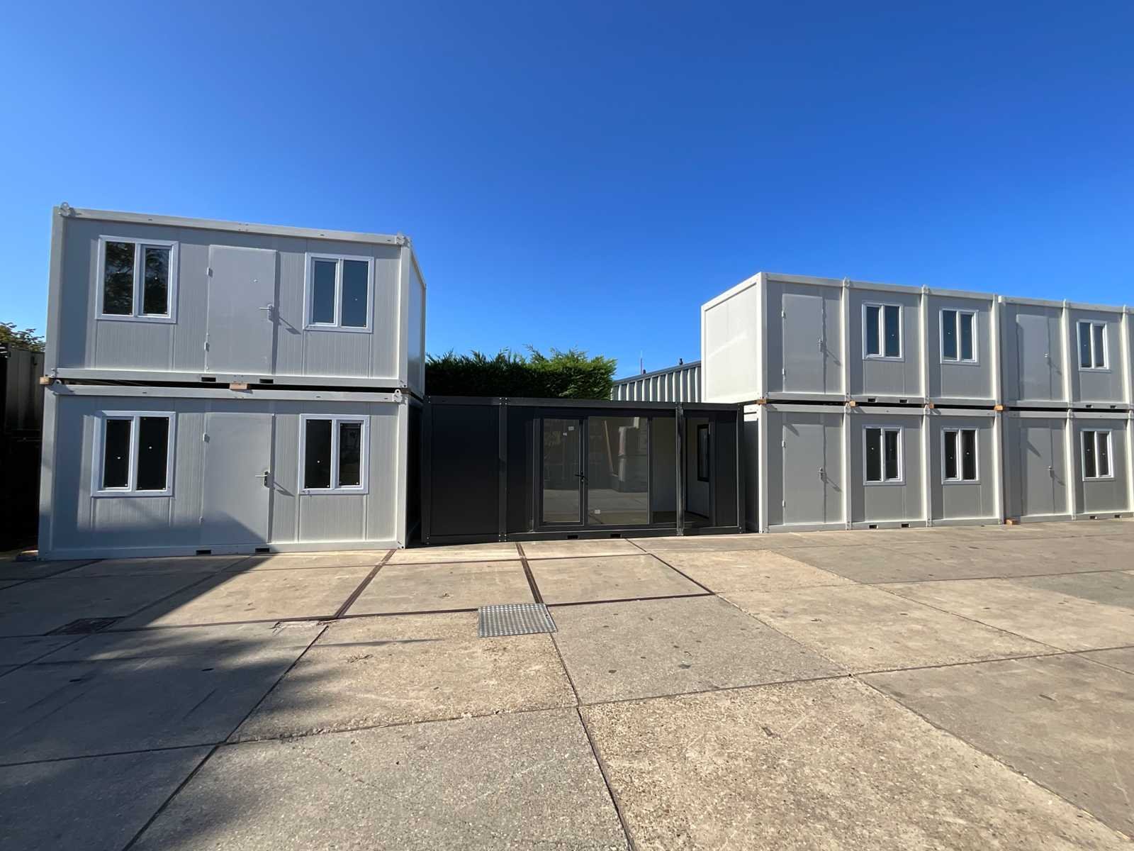 Bouwketen, sanitairunits, containers, caravans & gereedschapswagens