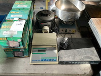 Bouwlamp en divers - afbeelding 2 van  9