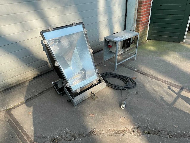 Bouwlamp met omvormer - afbeelding 1 van  2