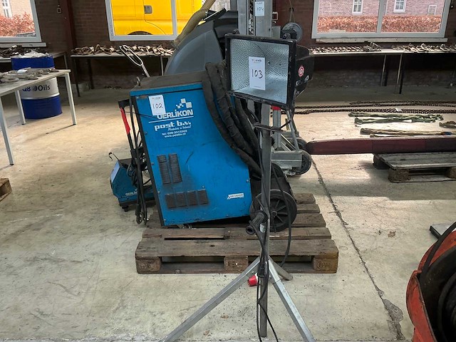 Bouwlamp met statief - afbeelding 1 van  4