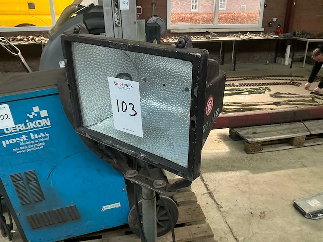 Bouwlamp met statief - afbeelding 2 van  4