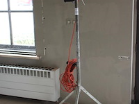 Bouwlamp op statief in hoogte verstelbaar. - afbeelding 2 van  2