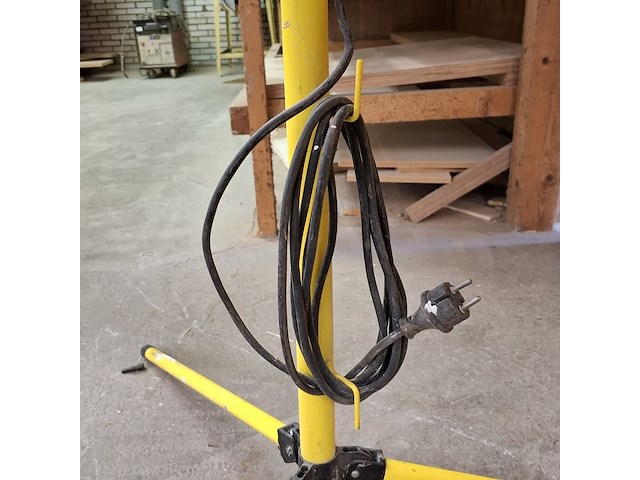 Bouwlamp op statief - afbeelding 5 van  6