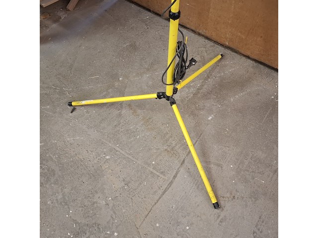 Bouwlamp op statief - afbeelding 6 van  6