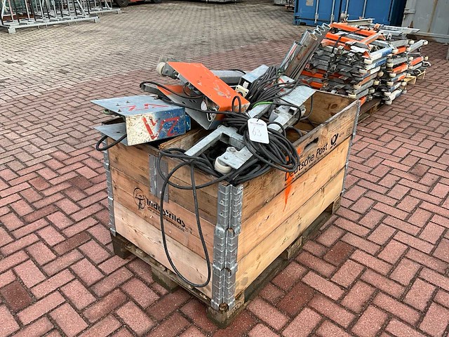 Bouwlift bediening - afbeelding 4 van  7